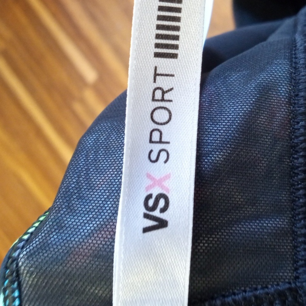 VSX size M sports bra - Picture 4 of 5